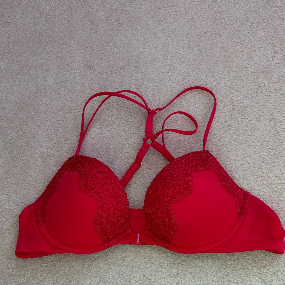 NWOT Victoria’s Secret Very Sexy Push Up Bra. 36A Red